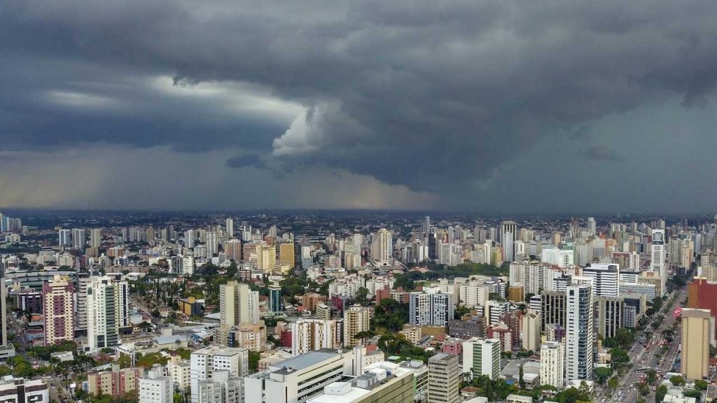 Chuva e temporais nesta quarta no Sul do Brasil; veja as áreas sob risco
