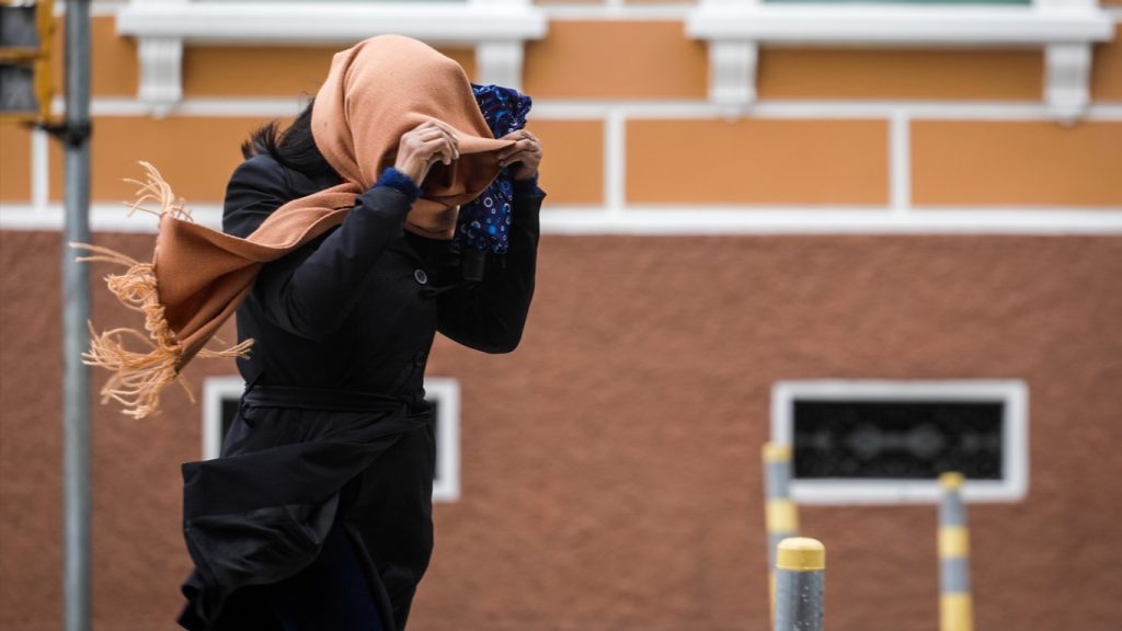 Prepare-se para dois dias de muita chuva, vento intenso e frio rigoroso