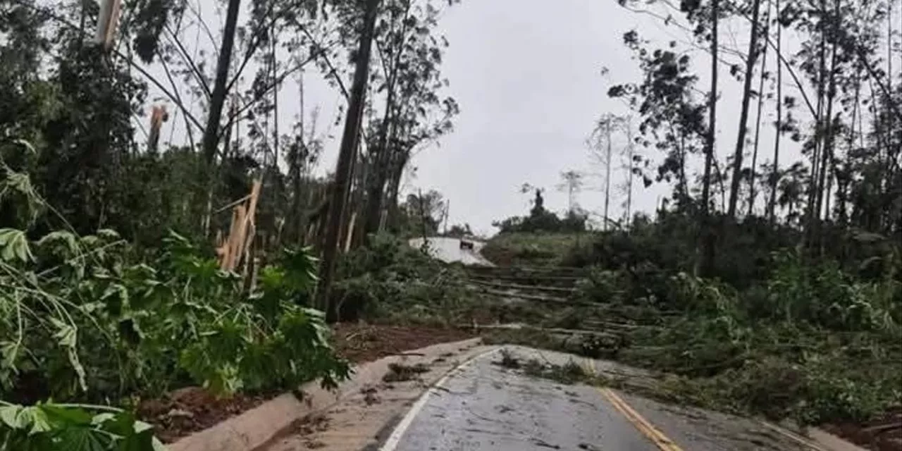 <span class="entry-title-primary">Vento provoca duas mortes em Santa Catarina; Oeste pode ter tido tornado</span> <h2 class="entry-subtitle">Tempestades severas deixaram dois mortos em Santa Catarina com estragos por vendavais destrutivos que podem ter incluído tornado </h2>