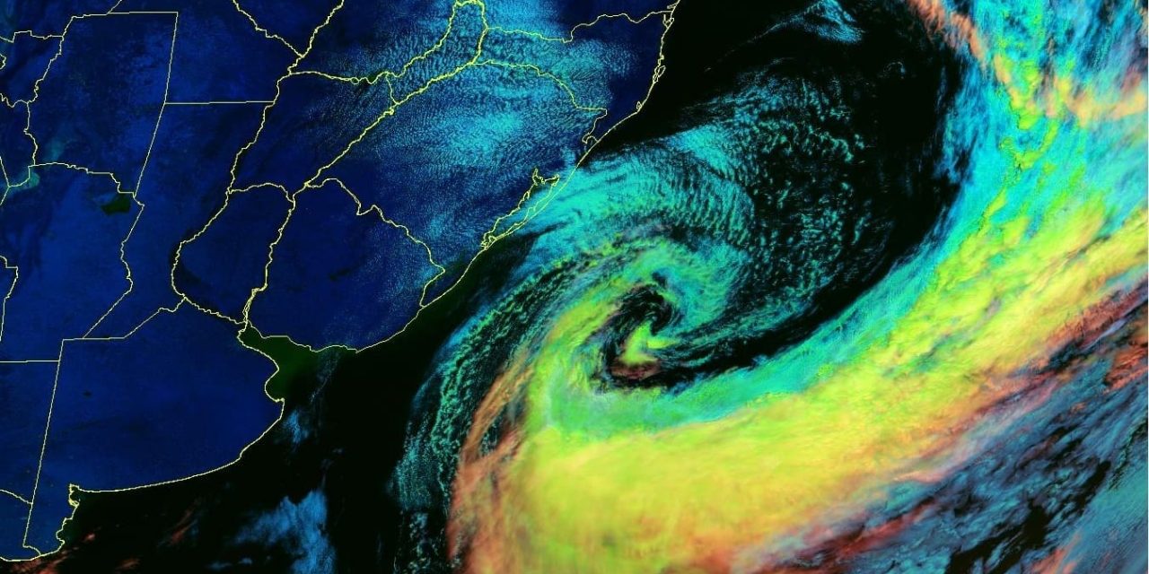<span class="entry-title-primary">Semana de risco terá chuva forte, tempestades, ciclone e onda polar</span> <h2 class="entry-subtitle">Complexo cenário meteorológico marcará a semana com frente fria, ciclone e ar polar que trarão chuva, vento, temporais e frio em vários estados </h2>