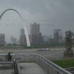 Tornados atravessa uma das principais cidades dos EUA; veja as imagens