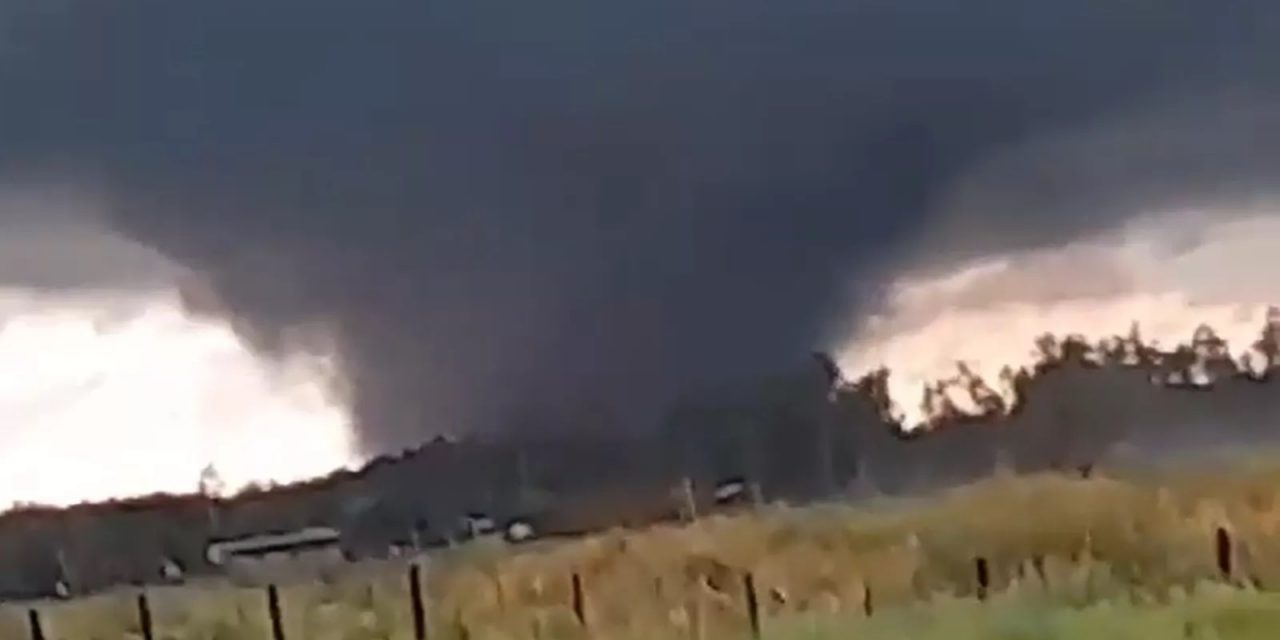 <span class="entry-title-primary">Há risco de tornados na chegada da frente fria?</span> <h2 class="entry-subtitle">Frente fria impulsionada por uma massa de ar polar vai encontrar uma corrrente de ar quente em sua dianteira em condição de risco para tornados </h2>