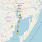 Grande Porto Alegre registra condição rara de raios com muito frio