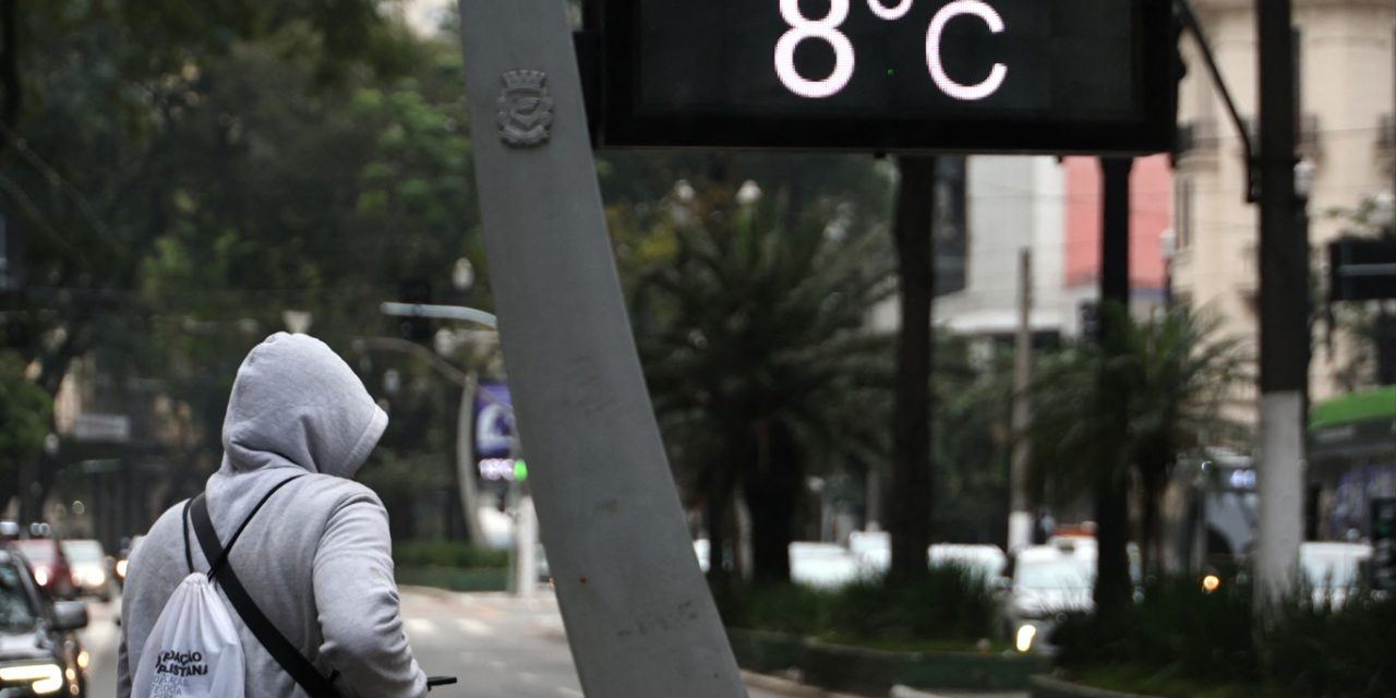 <span class="entry-title-primary">São Paulo sai de geada e frio abaixo de zero pra calor de 32ºC em um dia</span> <h2 class="entry-subtitle">São Paulo teve ontem a madrugada mais fria do ano com marcas congelantes e hoje experimentou calor quase de verão à tarde</h2>