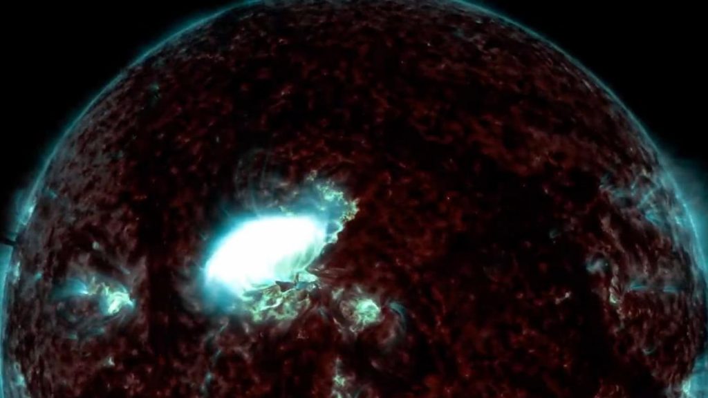 Passageiro registra auroras em voo da Latam durante tempestade solar