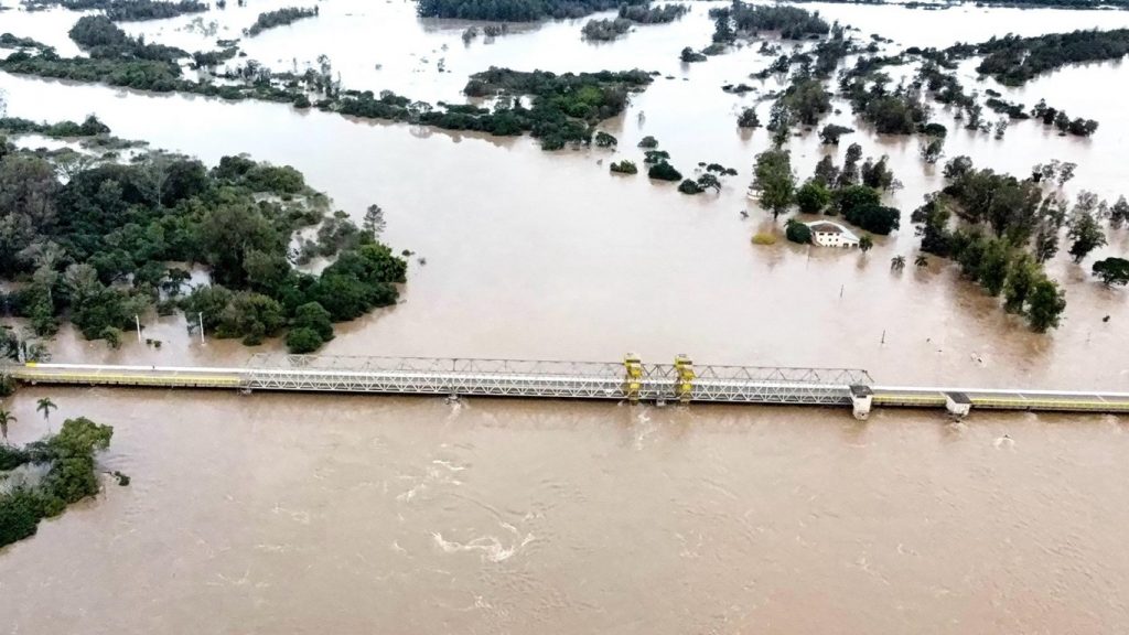 Enchente no Centro do Rio Grande do Sul é uma das maiores da história
