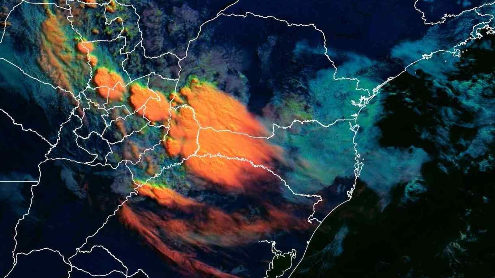 <span class="entry-title-primary">Chuva está de volta ao Sul do Brasil, vai avançar e ganhar força</span> <h2 class="entry-subtitle">Atmosfera começou a se instabilizar com chuva na manhã de hoje em cidades do Sudoeste do Paraná, Oeste de Santa Catarina e Noroeste do Rio Grande do Sul </h2>