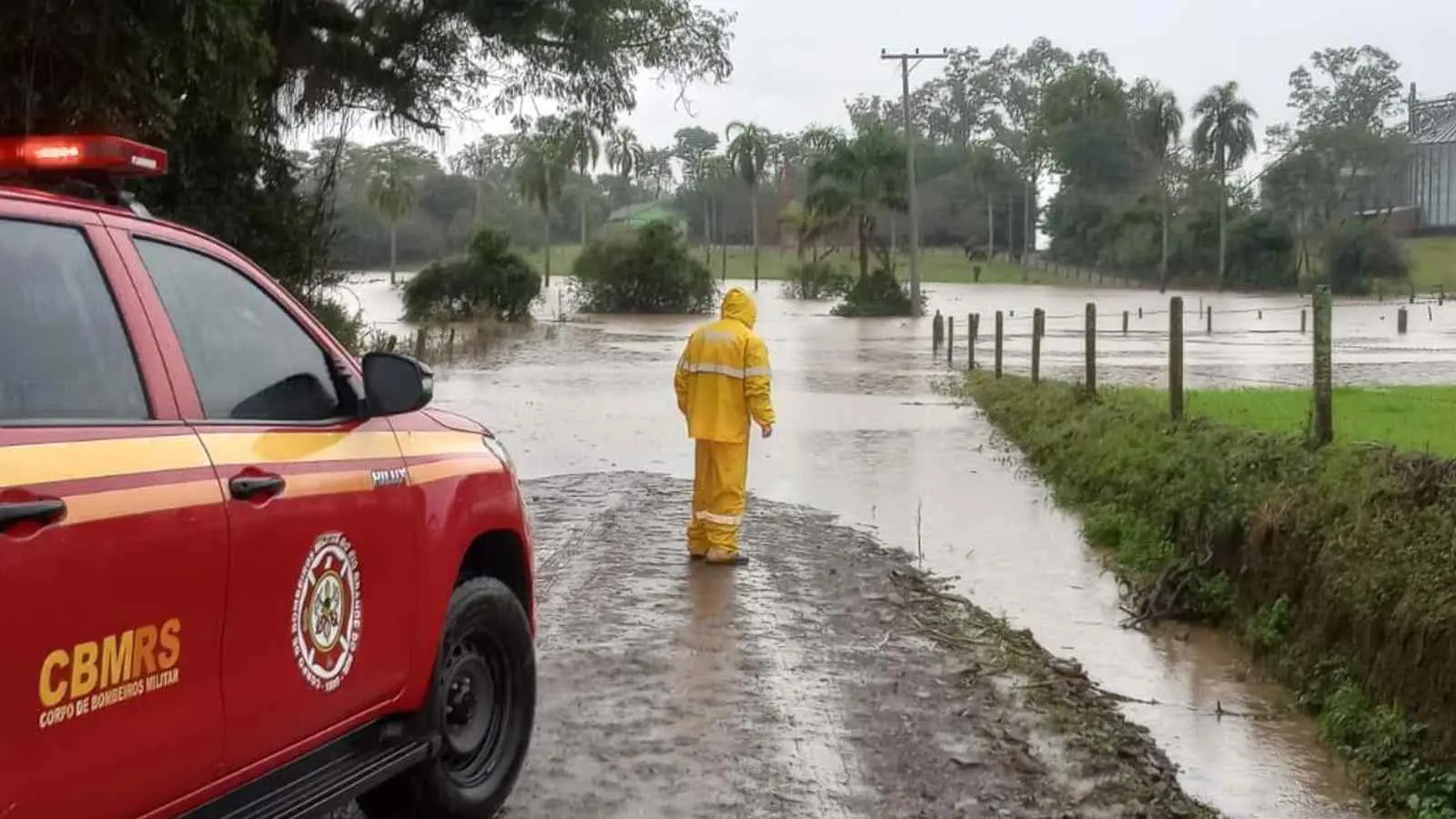 Foto mostra enchente pela chuva