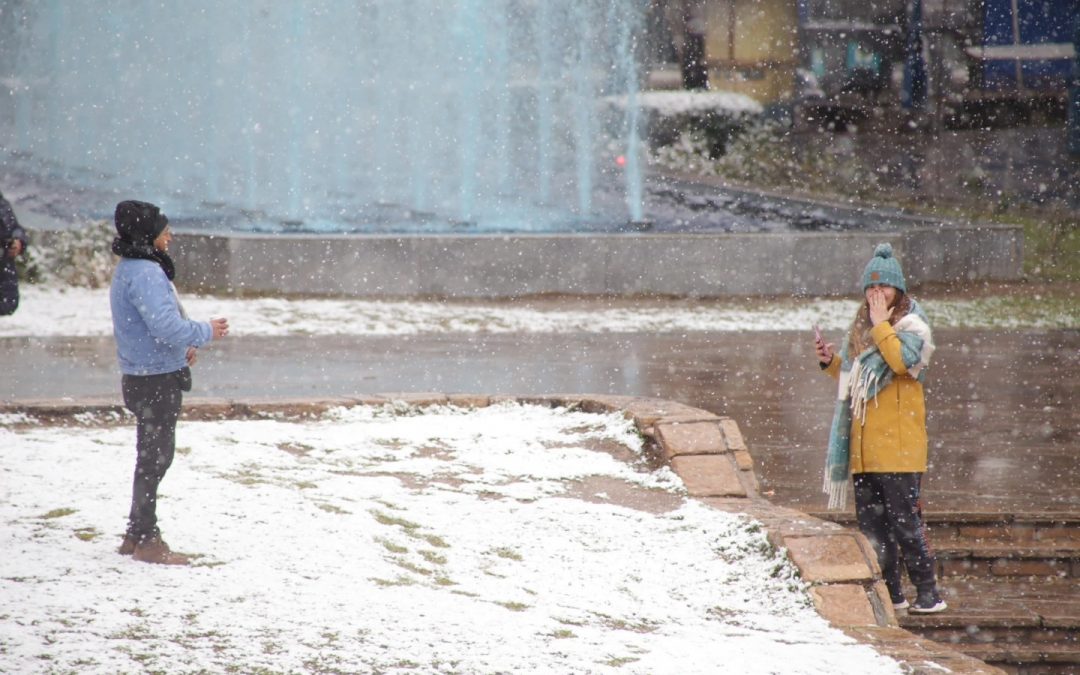 Onda de frio quebra recordes de mais de 60 anos na Argentina Várias cidades argentinas tiveram recorde de mínimas e máximas baixas ontem e hoje com a grande onda de frio