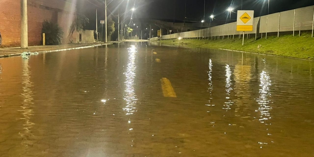 <span class="entry-title-primary">Fotos: Guaíba transborda no Cais Navegantes e inunda clubes</span> <h2 class="entry-subtitle">Veja fotos da MetSul Meteorologia dos alagamentos provocados pelo transbordamento do Guaíba no Cais Navegantes </h2>