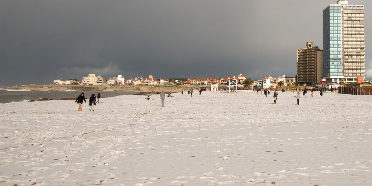 <span class="entry-title-primary">Neve na praia faz Argentina recordar histórica nevasca de 1991</span> <h2 class="entry-subtitle">Neve em praias da província de Buenos Aires trouxe memória da grande nevasca do primeiro dia de agosto de 1991 </h2>