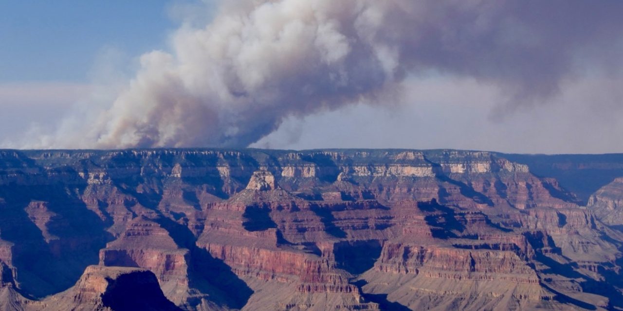 <span class="entry-title-primary">Incêndio florestal destrói hotel histórico no Grand Canyon</span> <h2 class="entry-subtitle">Grande incêndio florestal atinge há vários dias o parque nacional de Grand Canyon e destruiu hotel histórico de um século </h2>