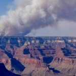 Incêndio florestal destrói hotel histórico no Grand Canyon