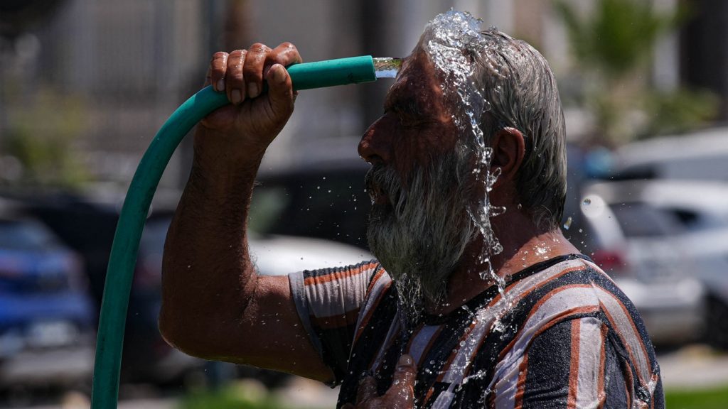 Calor atinge marcas sem precedentes de até 50ºC na Turquia