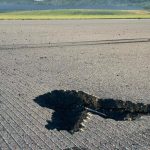 Raio abre buraco de um metro em pista de aeroporto dos Estados Unidos