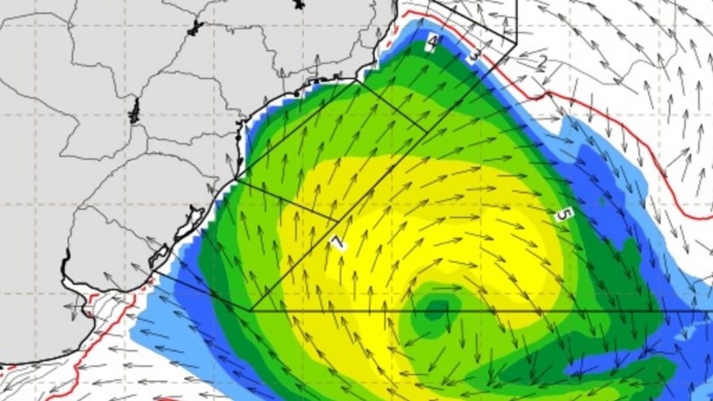 Ciclone pode provocar forte ressaca do mar no litoral brasileiro