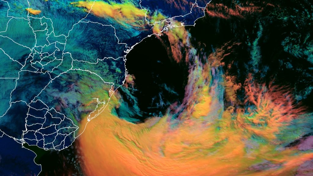 Ciclone provoca vento de até 130 km/h; saiba até quando vai a ventania