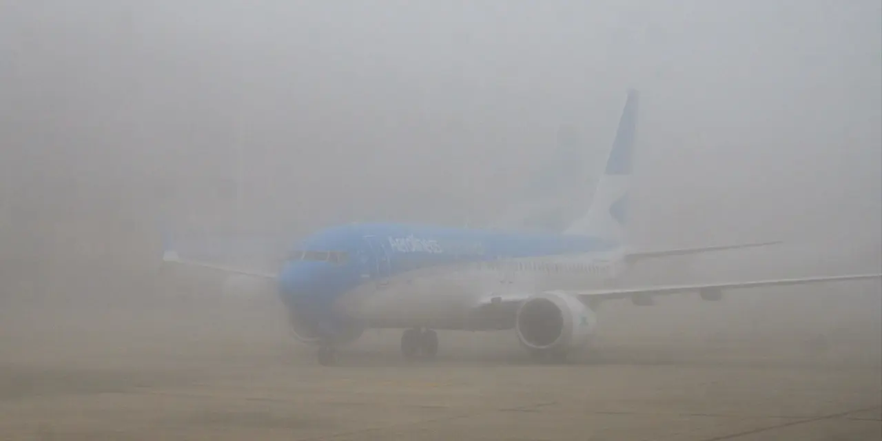 <span class="entry-title-primary">Nevoeiro na Argentina afeta voos e causa emergência em Guarulhos</span> <h2 class="entry-subtitle">Denso e persistente nevoeiro atinge a região de Buenos Aires com impactos nos aeroportos e no trafégo aéreo</h2>