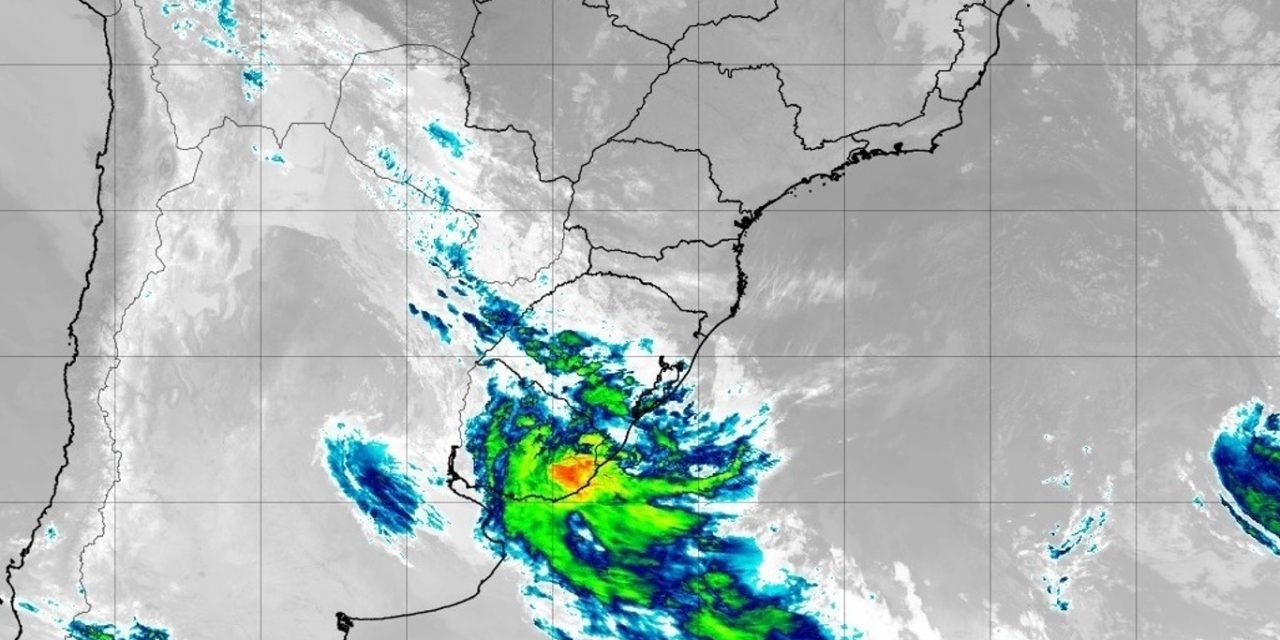 <span class="entry-title-primary">Frente fria já muda o tempo e trará quinta com chuva, vento e frio</span> <h2 class="entry-subtitle">Frente fria já mudou o tempo em parte do Rio Grande do Sul e provocará uma quinta com instabilidade e frio </h2>