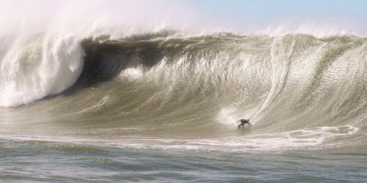 <span class="entry-title-primary">Surfista de ondas grandes encara mar gigante no Sul do Brasil; veja fotos</span> <h2 class="entry-subtitle">Lucas Chumbo desafia mar gigante na Laje da Jagua e surfa uma das maiores ondas já registradas no Brasil durante swell histórico impulsionado por ciclone</h2>