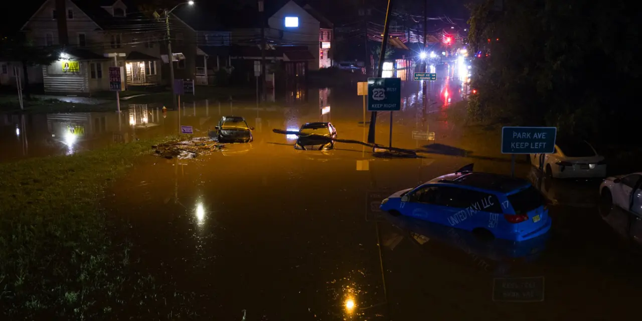 <span class="entry-title-primary">Enchentes deixam mortos na região de Nova York; veja vídeos</span> <h2 class="entry-subtitle">Chuva extrema atingiu pontos de Nova York e Nova Jersey com inundações repentinas e caos no sistema de transportes </h2>