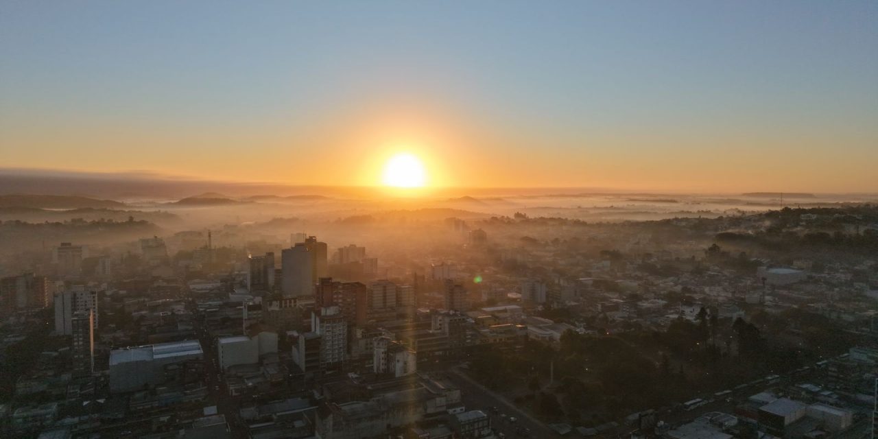 <span class="entry-title-primary">Como fica o tempo nesta semana no Rio Grande do Sul</span> <h2 class="entry-subtitle">Veja a previsão do tempo da MetSul Meteorologia dia a dia para esta semana no Rio Grande do Sul e que ainda terá frio </h2>