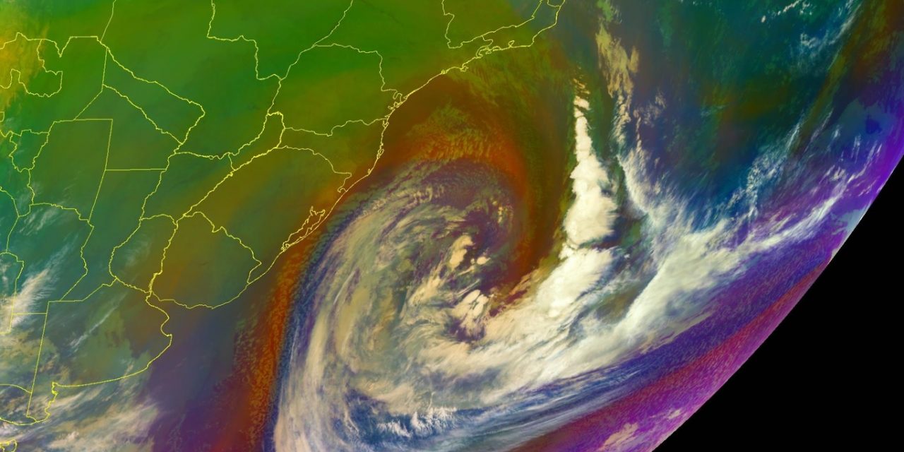 <span class="entry-title-primary">Mesmo mais longe, ciclone ainda causa impactos no Sul e Sudeste</span> <h2 class="entry-subtitle">Ciclone extratropical que trouxe vento acima de 100 km/h ainda tem reflexos no mar no Sul e no Sudeste mesmo com seu afastamento </h2>