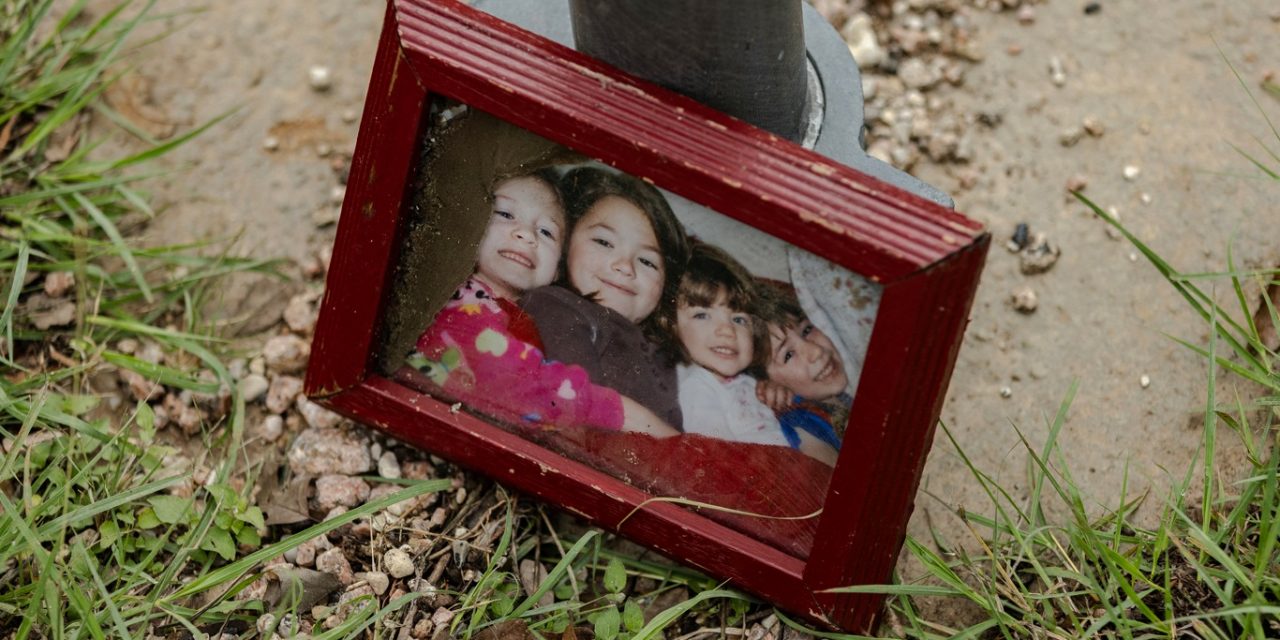 <span class="entry-title-primary">Desastre do Texas expõe vulnerabilidade infantil aos extremos do clima</span> <h2 class="entry-subtitle">Grande número de crianças perdeu a vida nas enchentes repentinas que atingiram o estado norte-americano do Texas </h2>