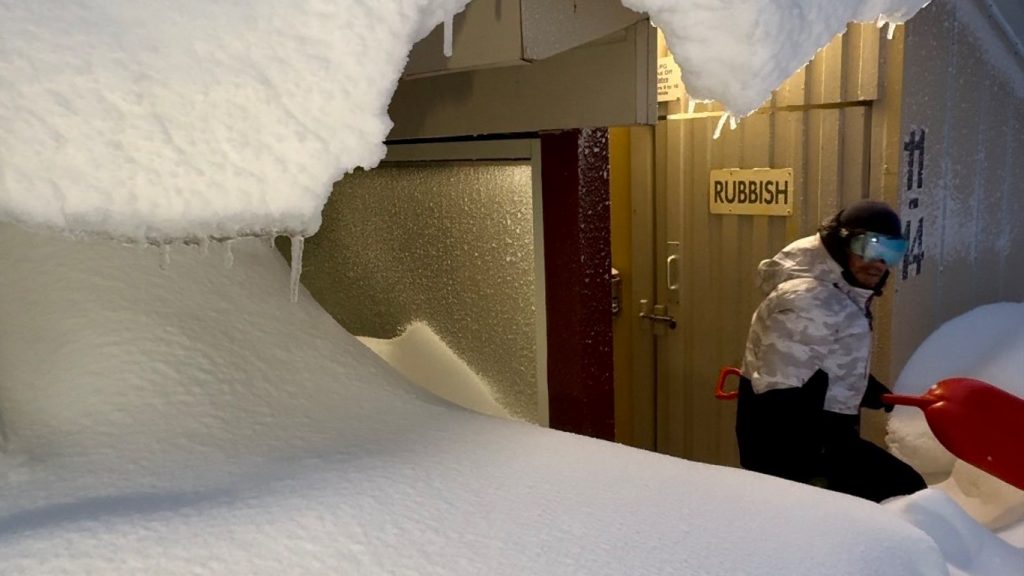 Nevasca no fim do inverno transforma paisagem na Austrália