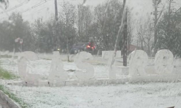 Tempestade de granizo por baixa segregada cobre de gelo cidade do Paraná
