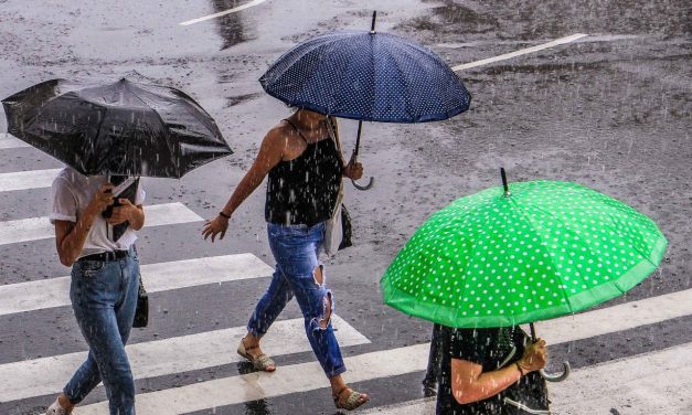 Chuva em dois dias atinge 100 mm na Grande Porto Alegre