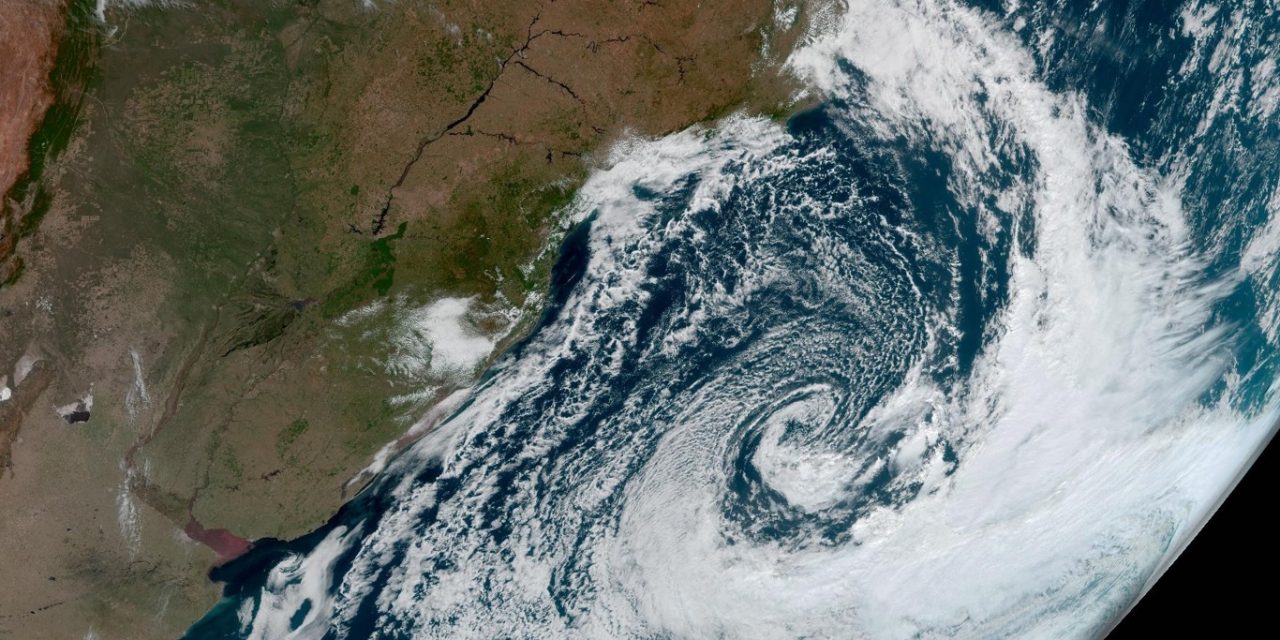 <span class="entry-title-primary">Ciclone na costa garante começo de semana com sol, frio e geada</span> <h2 class="entry-subtitle">Alta pressão cobre o Sul do Brasil enquanto ciclone atua na costa em começo de semana com sol, mínimas baixas e geada </h2>