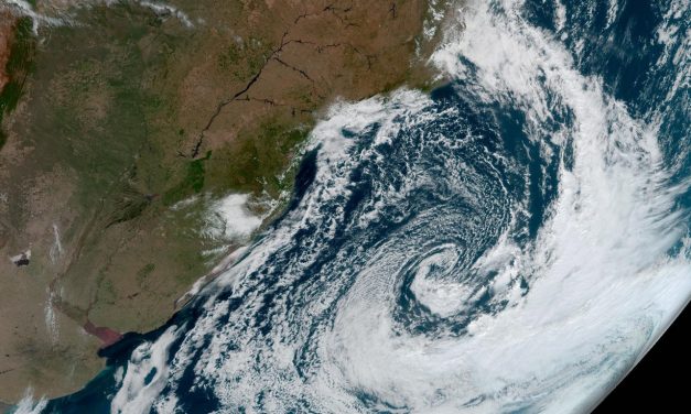 Ciclone na costa garante começo de semana com sol, frio e geada