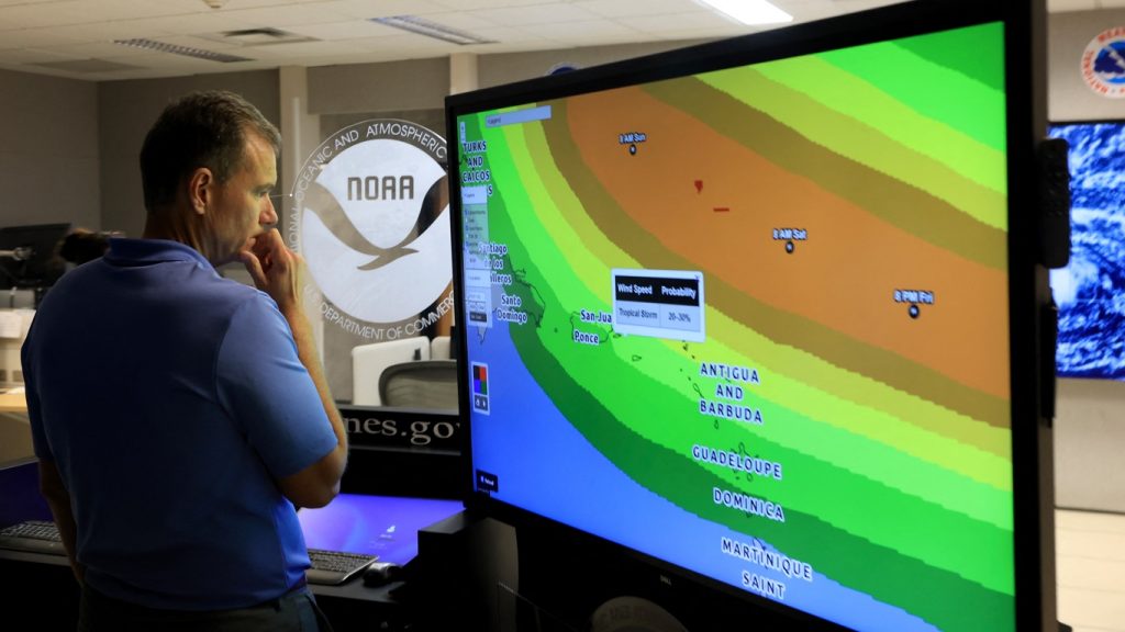 Primeiro furacão do ano no Atlântico ganha muita força e vai a categoria 4