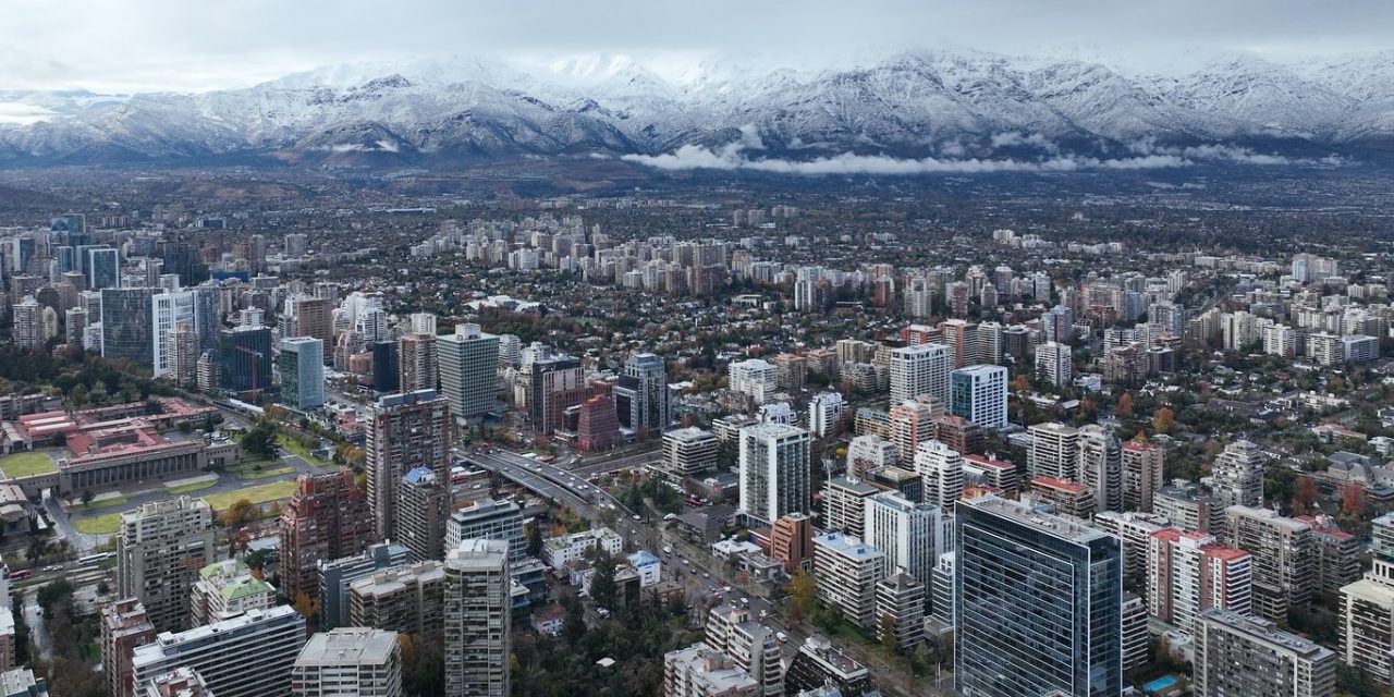 <span class="entry-title-primary">Frio que chega trouxe maior neve em Santiago do Chile desde 2017</span> <h2 class="entry-subtitle">Santiago do Chile registra a maior queda de neve desde 2017 com paisagens brancas na pré-cordilheira da capital chilena </h2>