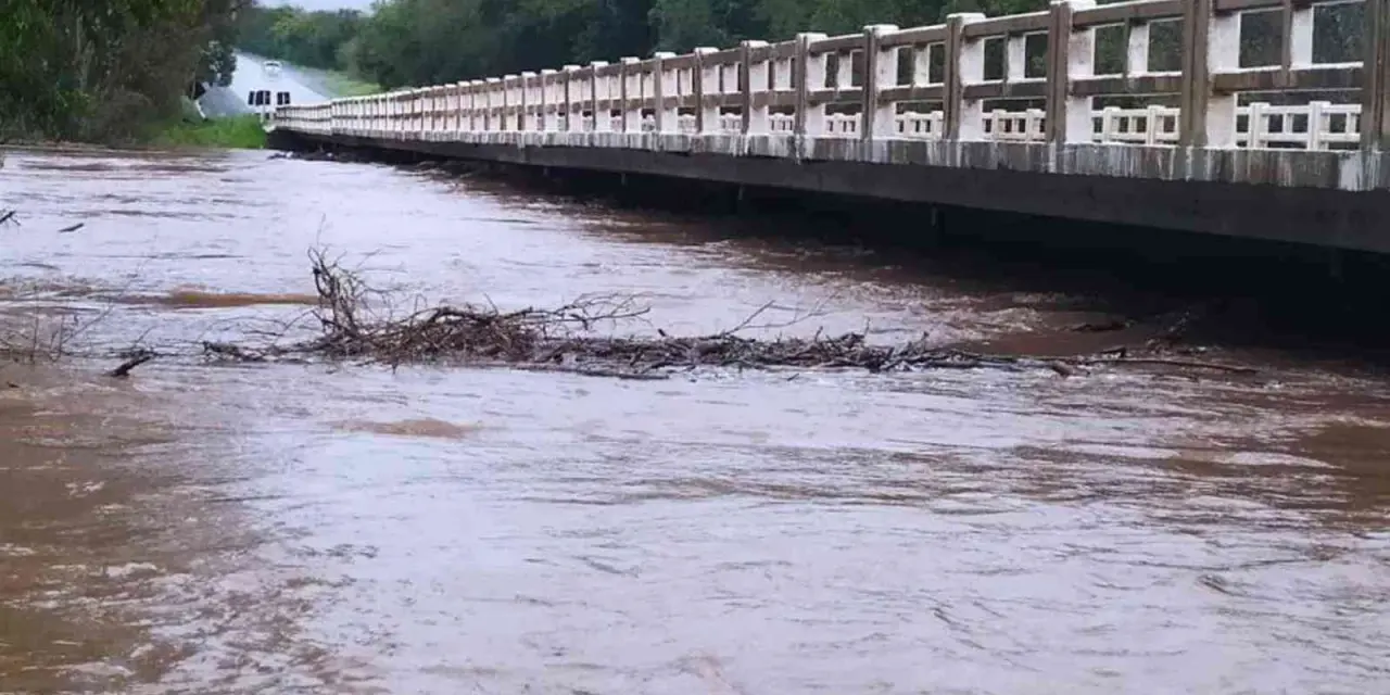 <span class="entry-title-primary">Chuva excessiva provoca bloqueio de ponte na BR-290</span> <h2 class="entry-subtitle">Chuva volumosa no Centro do estado fez arroio subir rapidamente e ponte sobre a BR-290 foi bloqueada por segurança </h2>