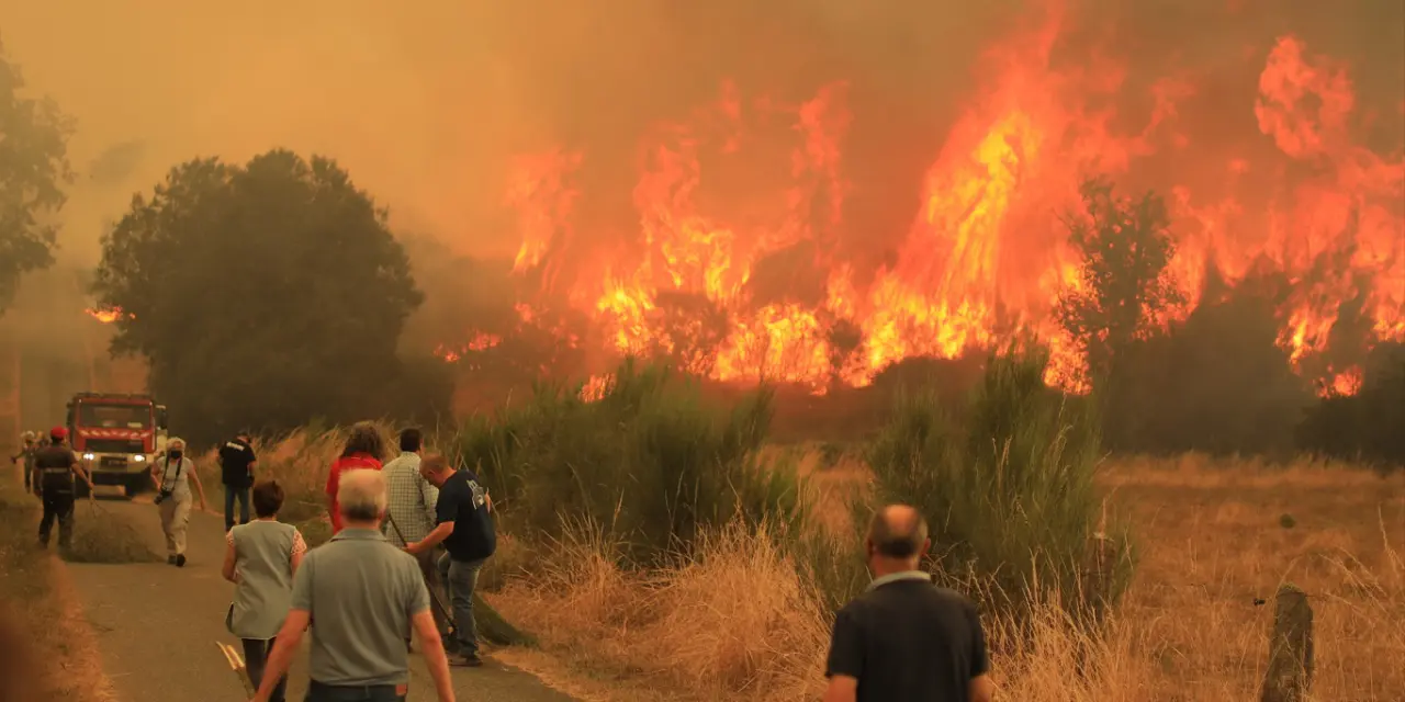 <span class="entry-title-primary">Mortal onda de incêndios em Portugal e na Espanha; veja imagens</span> <h2 class="entry-subtitle">Onda de incêndios atinge Portugal e Espanha, deixa vítimas e gera apelos por ajuda de outros países do bloco europeu </h2>