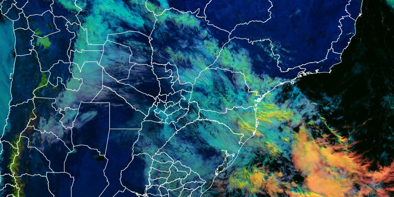 <span class="entry-title-primary">Frente fria chega ao Centro do Brasil e leva chuva a São Paulo</span> <h2 class="entry-subtitle">Frente fria já mudou o tempo em parte do Mato Grosso do Sul com queda de temperatura e alcança mais tarde a cidade de São Paulo </h2>