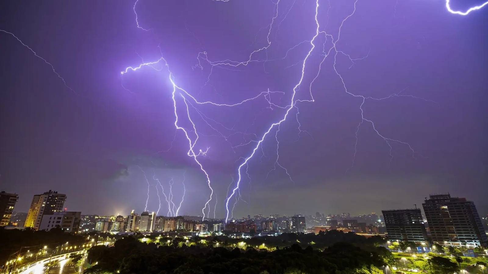 <span class="entry-title-primary">Como será o clima em setembro: prepare-se para um mês de extremos</span> <h2 class="entry-subtitle">Clima em setembro marca a transição do inverno para a primavera com extremos de calor e frio no Centro-Sul  do Brasil e aumento de temporais </h2>
