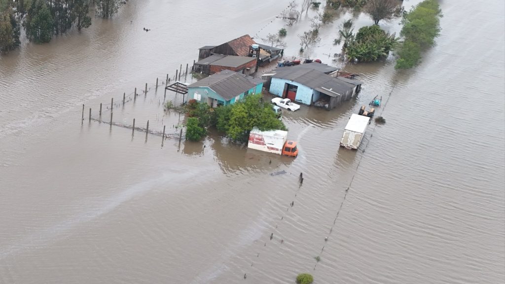 Veja em fotos a enchente que atinge o Sul do Rio Grande do Sul