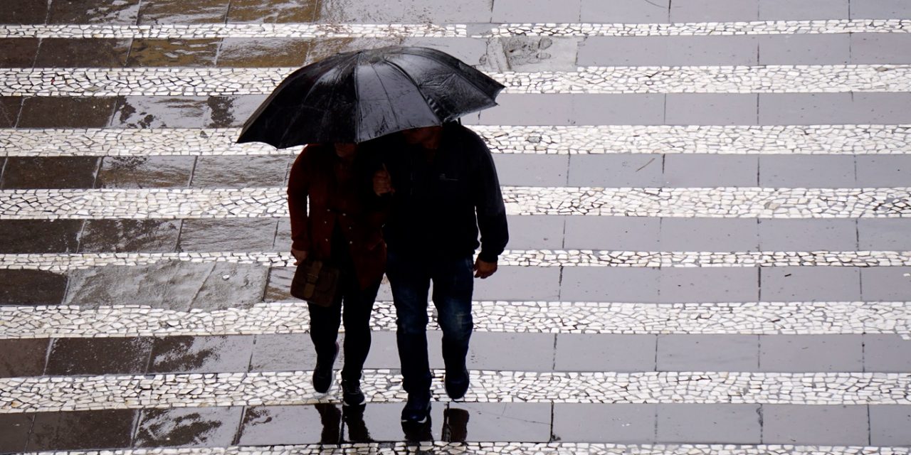 <span class="entry-title-primary">Chuva atingirá os quatro estados do Sudeste no auge da temporada seca</span> <h2 class="entry-subtitle">Semana vai terminar com aumento de nuvens e chance de chuva no Sudeste em diferentes pontos de São Paulo, Rio de Janeiro, Minas Gerais e Espírito Santo</h2>