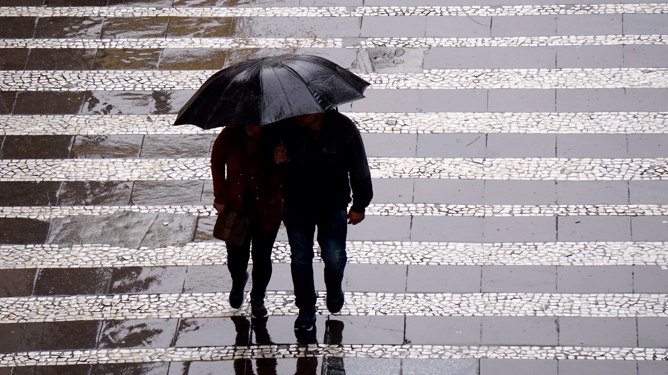 <span class="entry-title-primary">Chuva atingirá os quatro estados do Sudeste no auge da temporada seca</span> <h2 class="entry-subtitle">Semana vai terminar com aumento de nuvens e chance de chuva no Sudeste em diferentes pontos de São Paulo, Rio de Janeiro, Minas Gerais e Espírito Santo</h2>