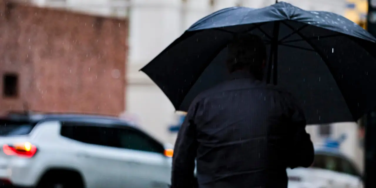 <span class="entry-title-primary">Semana começa com chuva sob frente fria e centro de baixa pressão</span> <h2 class="entry-subtitle">Semana se inicia com chuva na maior parte do Sul do Brasil e parte do Centro-Oeste por uma frente fria e baixa pressão </h2>