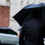 Semana começa com chuva sob frente fria e centro de baixa pressão