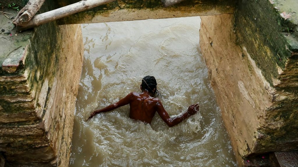 Chuva de monções mais extrema em décadas castiga a Índia