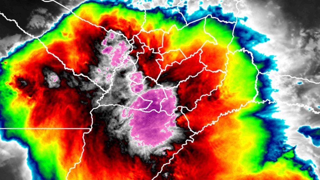 Primeiro sistema de tempestades conhecido como CCM da primavera