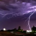 Quais regiões podem ter chuva forte e temporais nesta terça-feira
