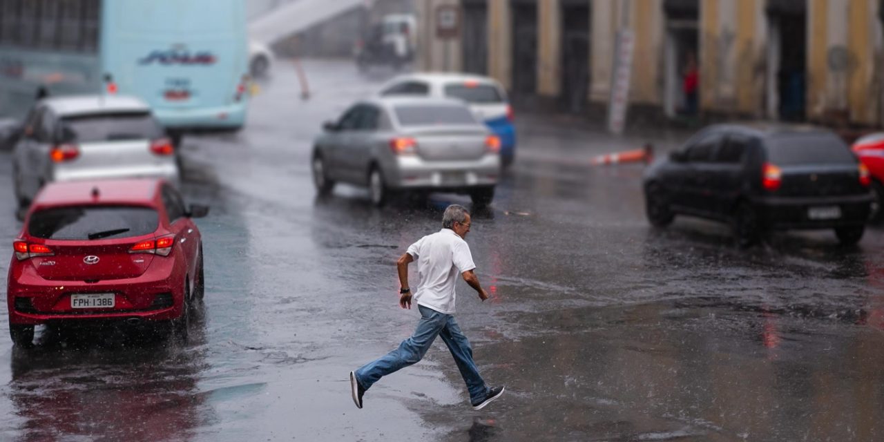 <span class="entry-title-primary">Chuva forte e novos vendavais no dia que marca o começo da primavera</span> <h2 class="entry-subtitle">Frente fria avança pelo Sul do Brasil nesta segunda-feira de começo da primavera com chuva forte, vendavais e queda da temperatura</h2>