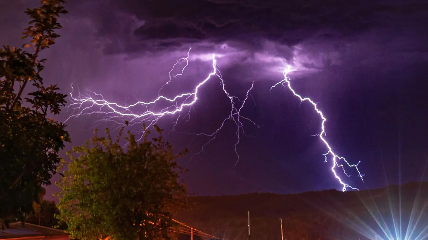 Foto mostra raios em Livramento 