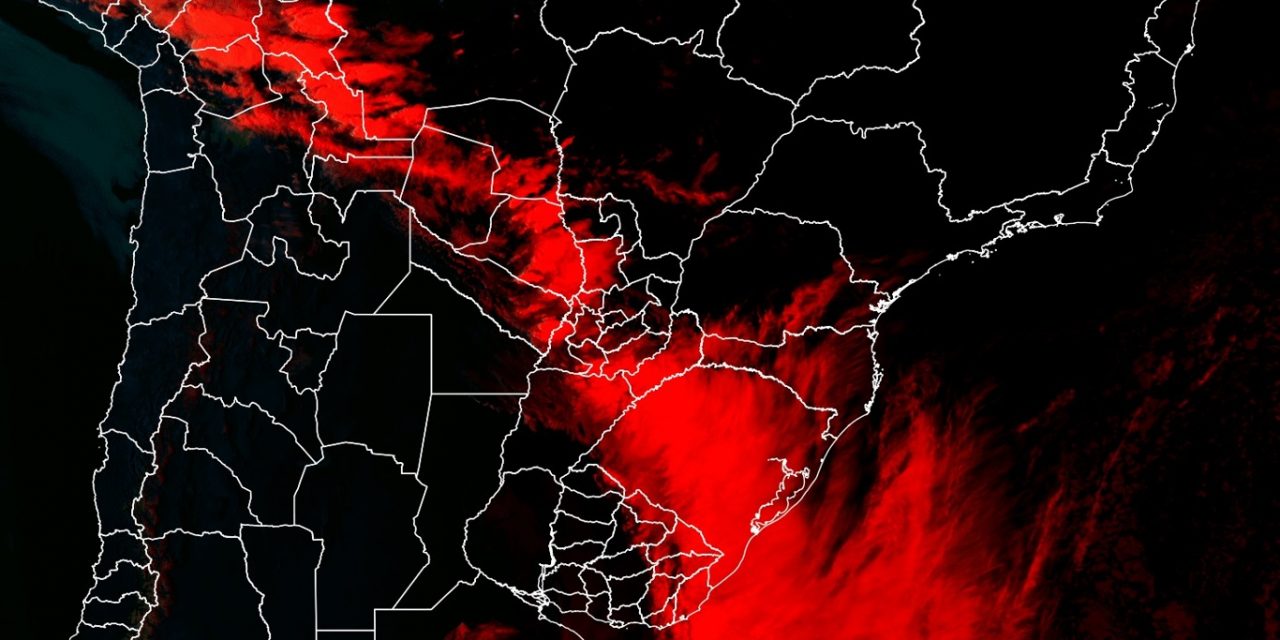 <span class="entry-title-primary">Frente fria avança com chuva que já atinge até 50 mm no interior gaúcho</span> <h2 class="entry-subtitle">Frente fria avança pelo Rio Grande do Sul com chuva e vai mudar o tempo também em Santa Catarina e no Paraná </h2>